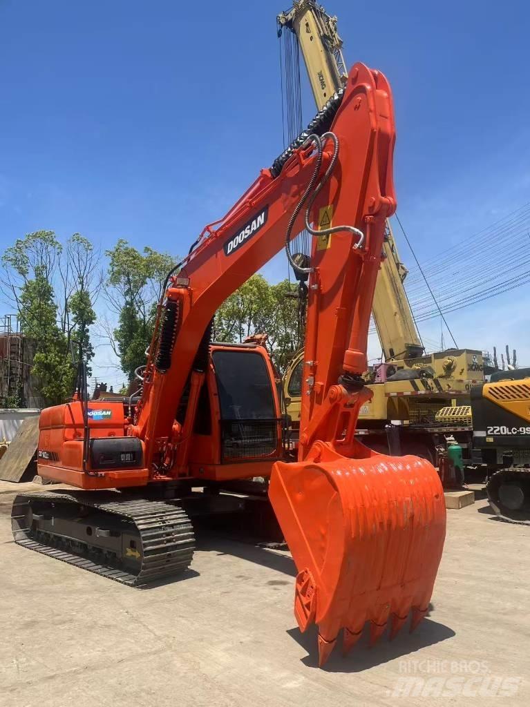 Doosan DX 140 LC Pásové rýpadlá