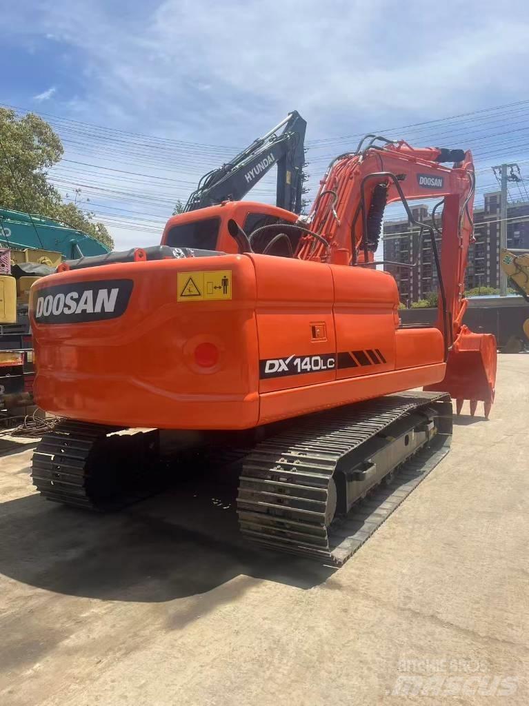 Doosan DX 140 LC Pásové rýpadlá