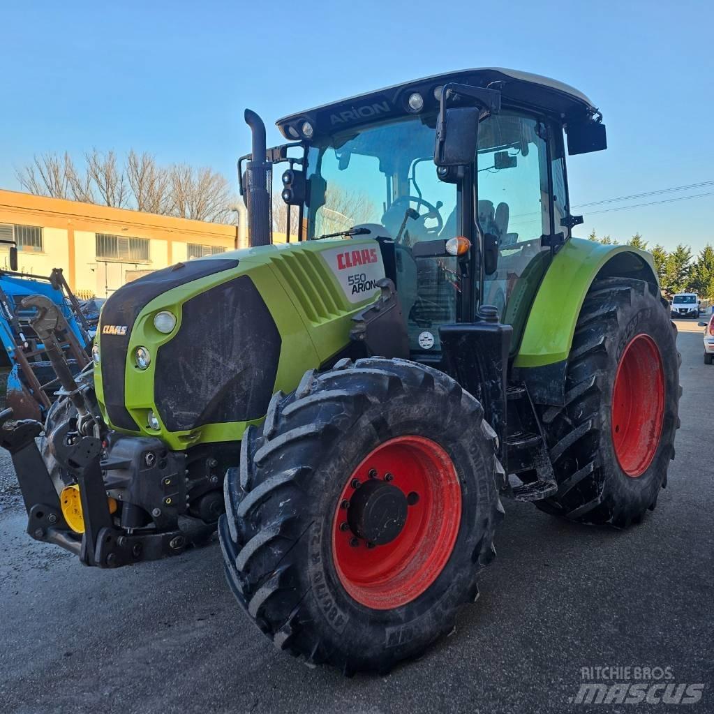 CLAAS Arion 550 Traktory
