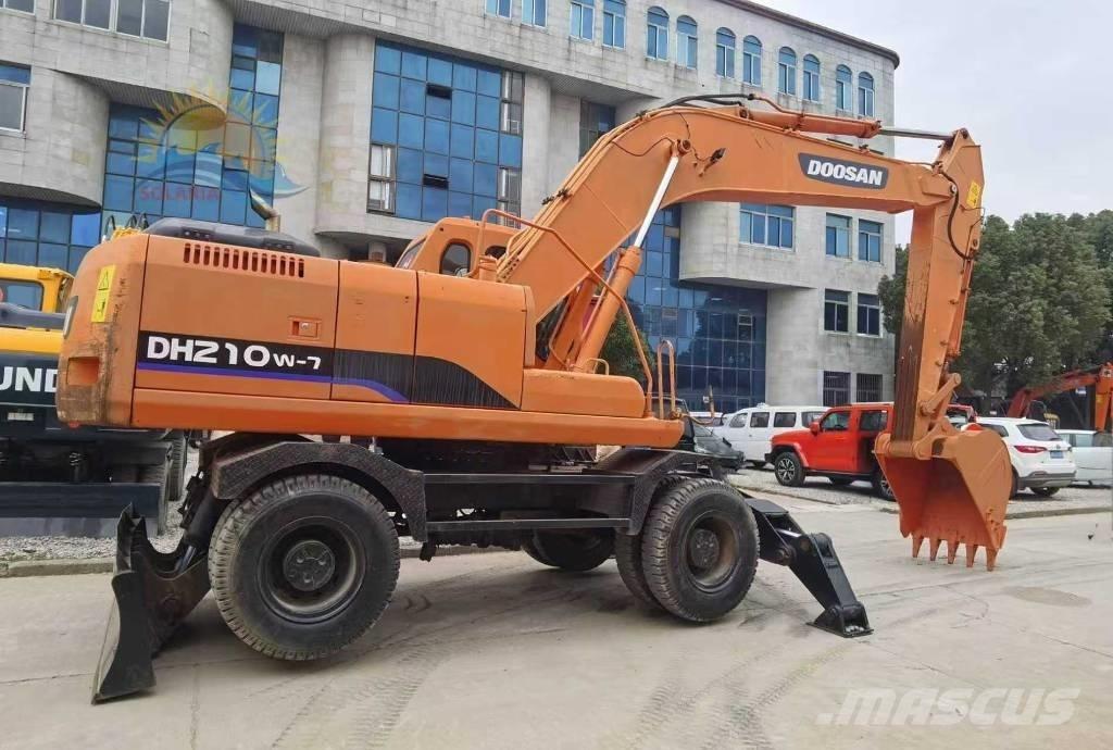 Doosan DH 210 W-7 Kolesové rýpadlá