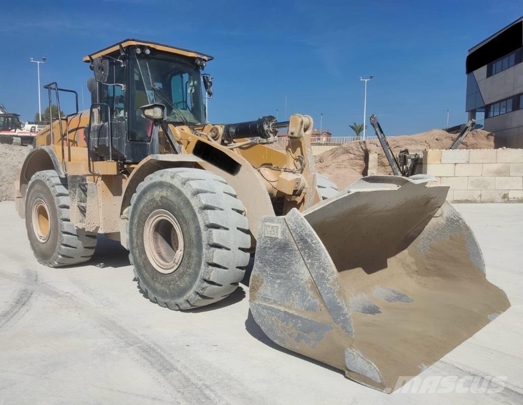 CAT 966 M Kolesové nakladače