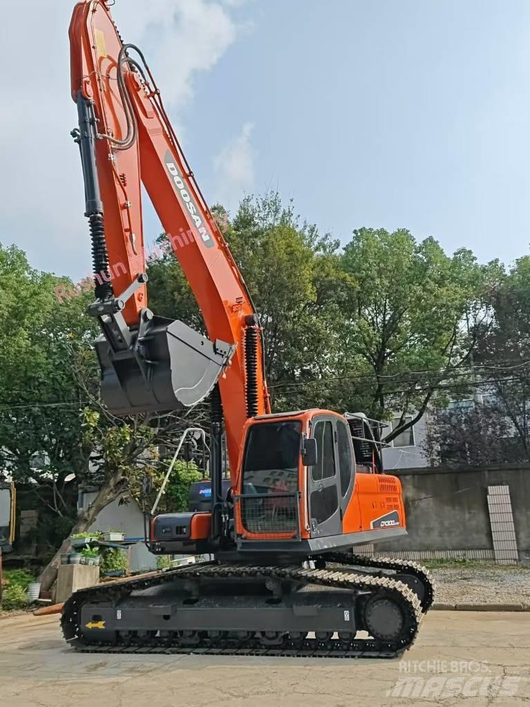 Doosan DX 300 Pásové rýpadlá