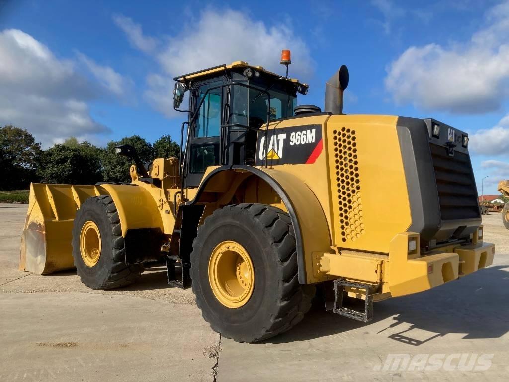 CAT 966 M Kolesové nakladače