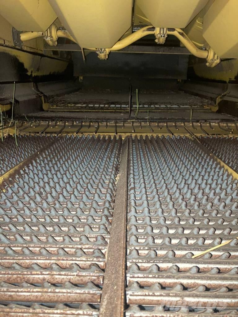 New Holland TX 30 Kombinované zberacie stroje