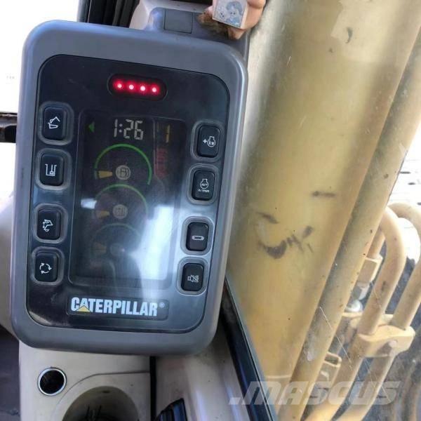 CAT 325 B L Pásové rýpadlá