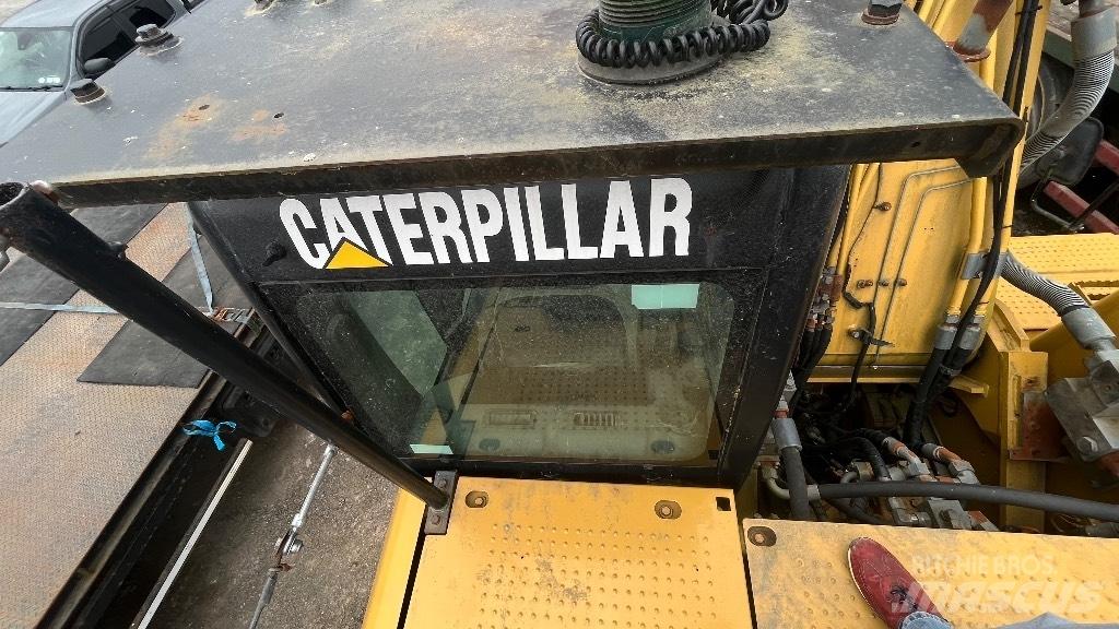 CAT 324 D L Pásové rýpadlá