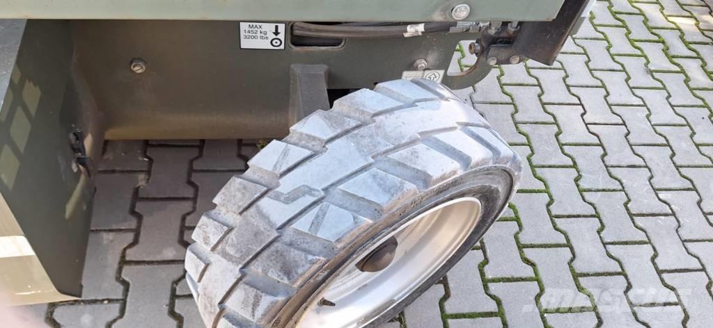 JLG M 3369 Nožnicové zdvíhacie plošiny