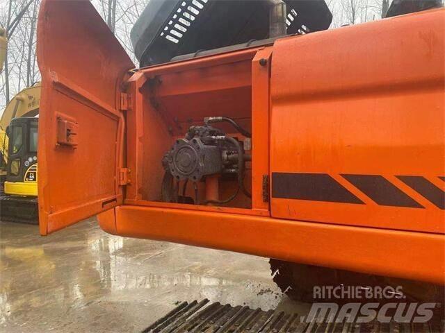 Doosan DX300LC Pásové rýpadlá