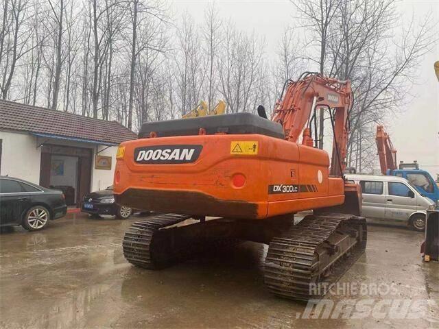 Doosan DX300LC Pásové rýpadlá
