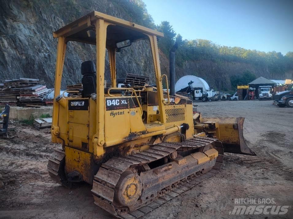 CAT D 4 C XL HST Pásové dozéry