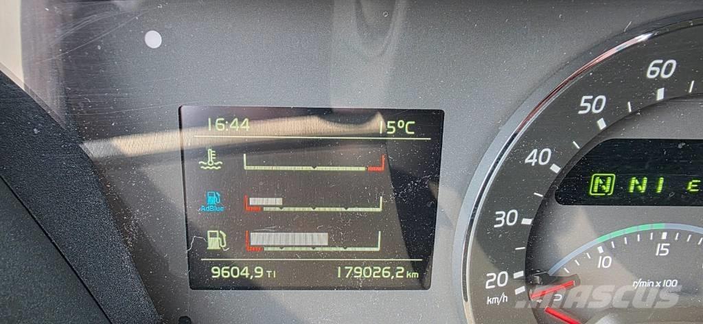 Volvo FH 16 750 Plošinové nákladné automobily/nákladné automobily so sklápacími bočnicami