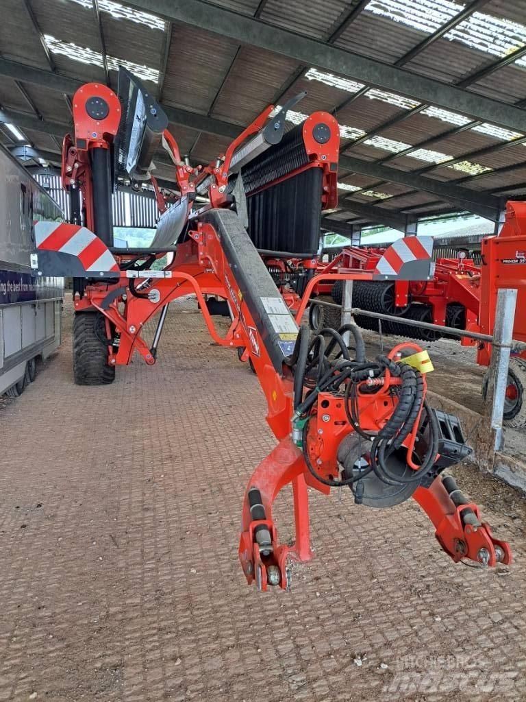 Kuhn Merge Maxx Obracače a zhrabovače sena