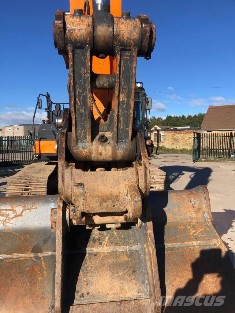 Doosan DX 300 LC Pásové rýpadlá
