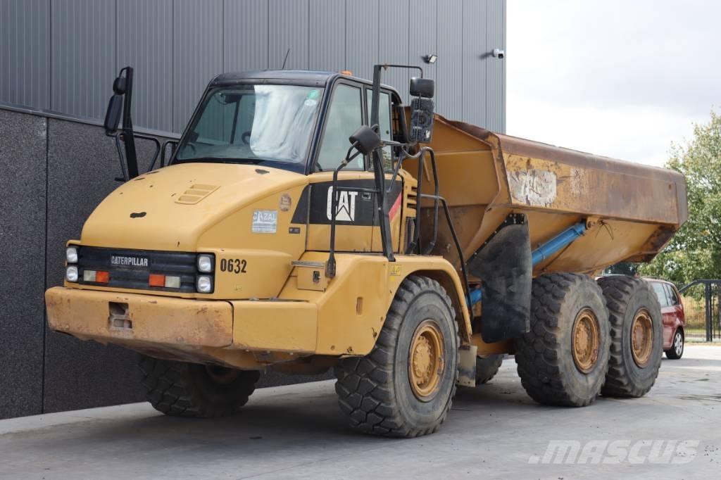 CAT 730 Kĺbové nákladné autá