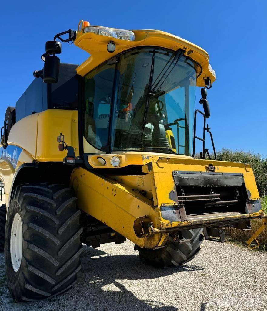 New Holland CX 760 Kombinované zberacie stroje