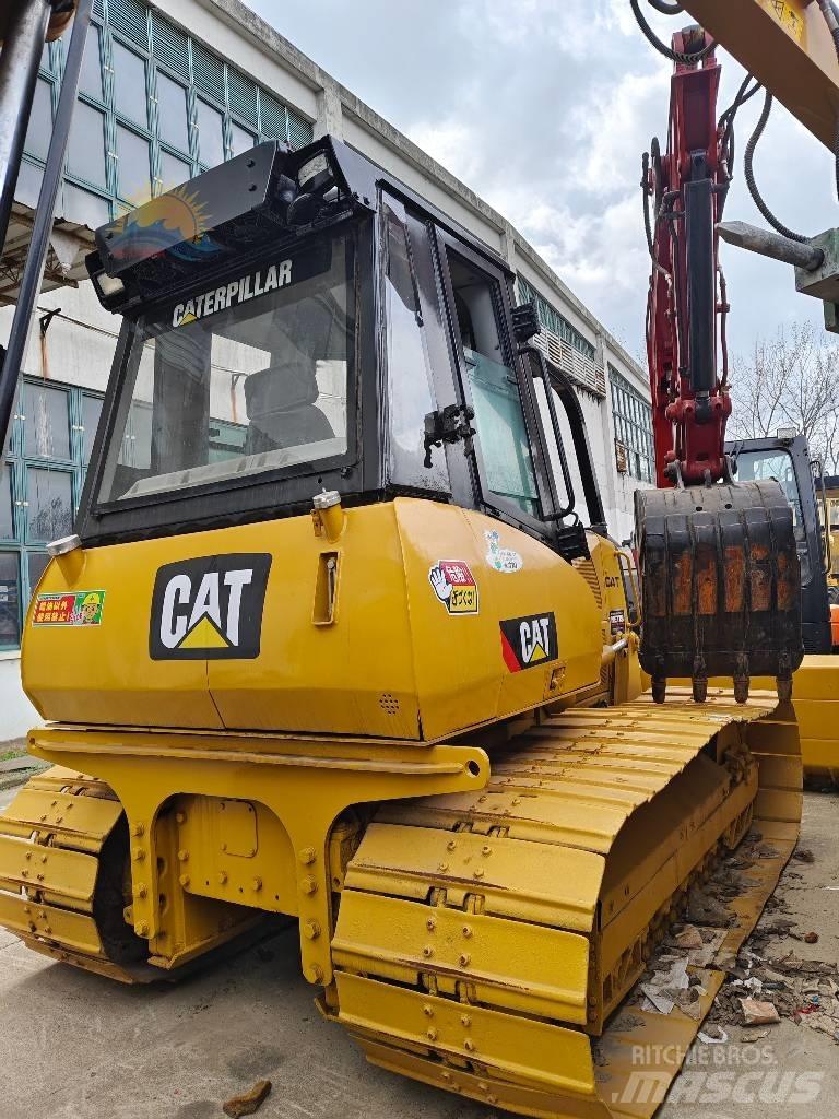CAT D 5 K Pásové dozéry
