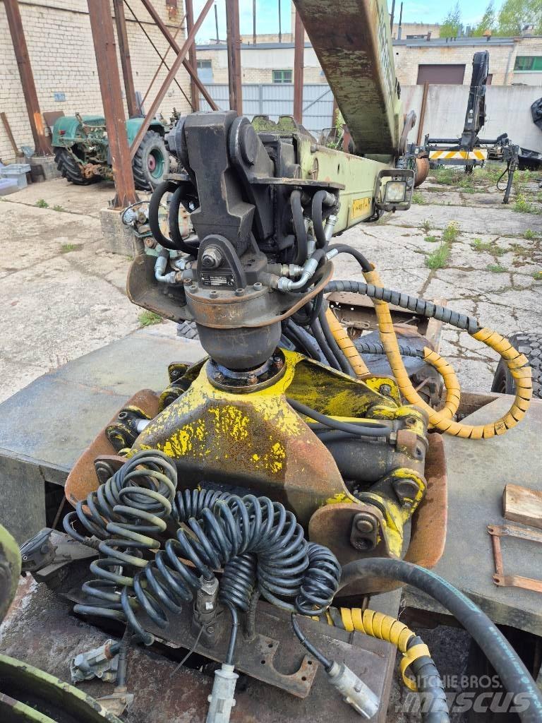 Loglift 82S Lesnícke žeriavy