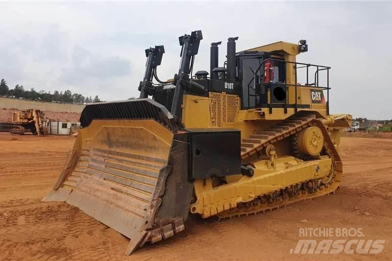 CAT  D10T Pásové dozéry
