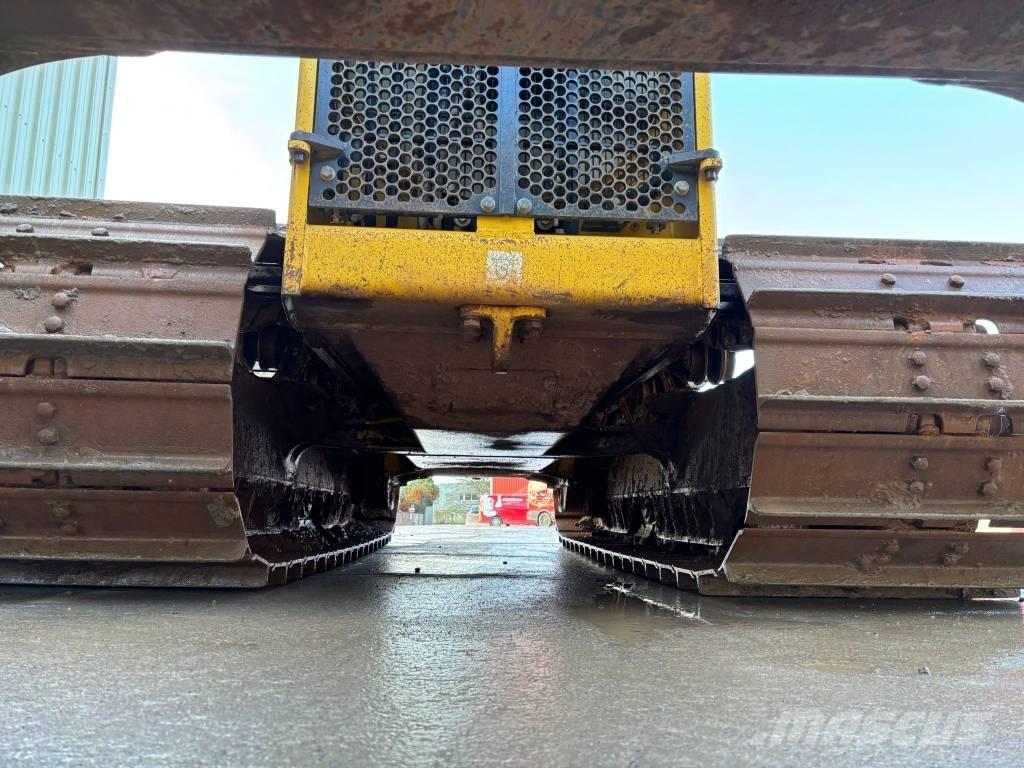 Komatsu D65PX-18E0 Pásové dozéry