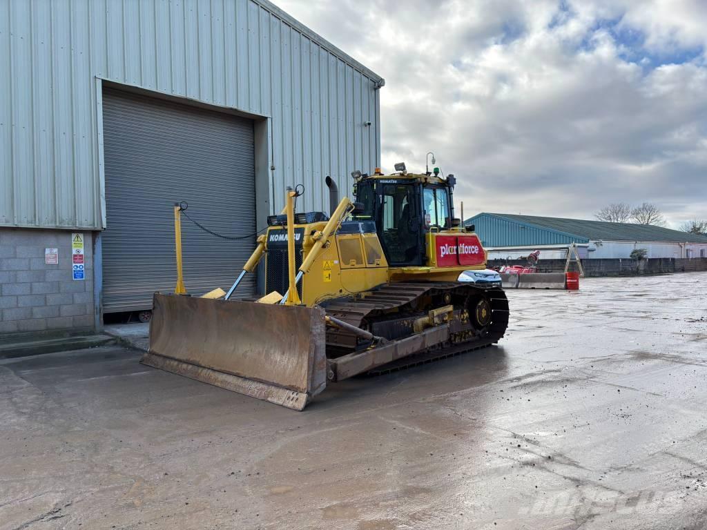 Komatsu D65PX-18E0 Pásové dozéry