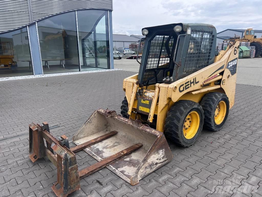 Gehl 3840 E Šmykom riadené nakladače