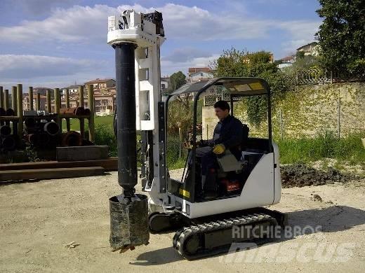 Tescar CF1 Pilierovej žeriav