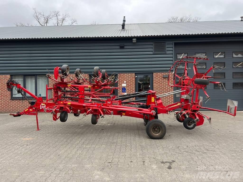 Lely Lotus 1325 Obracače a zhrabovače sena