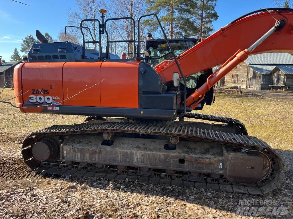 Hitachi ZX 300 LC-6 Pásové rýpadlá