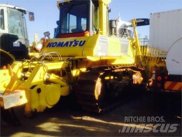 Komatsu D85EX-15 Pásové dozéry