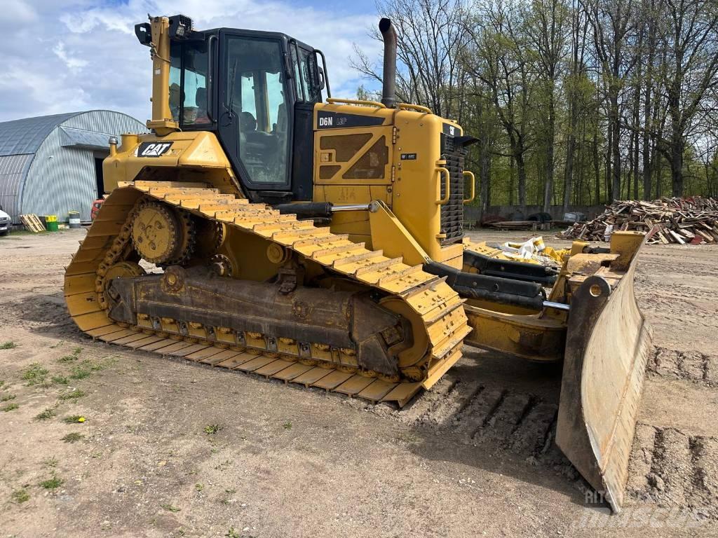 CAT D 6 N Pásové dozéry