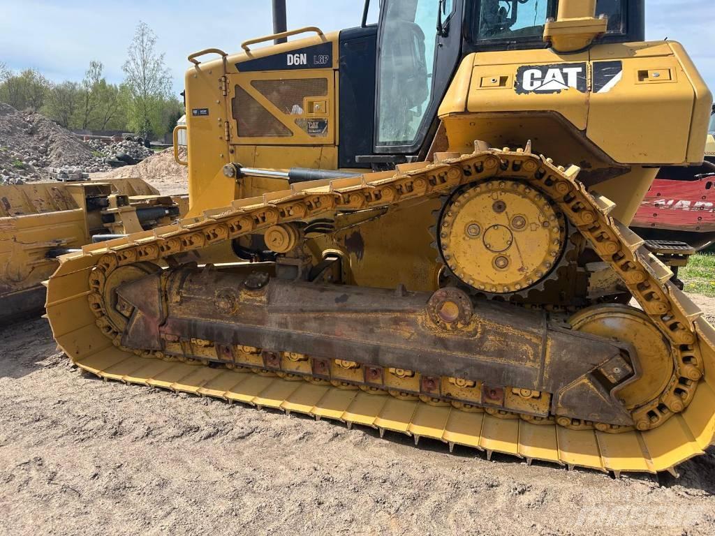 CAT D 6 N Pásové dozéry