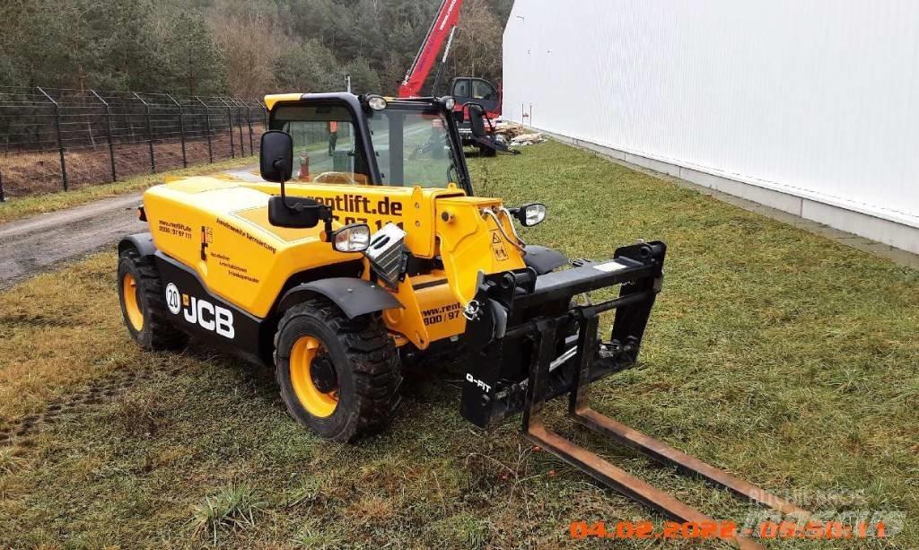 JCB 525-60 Teleskopické manipulátory