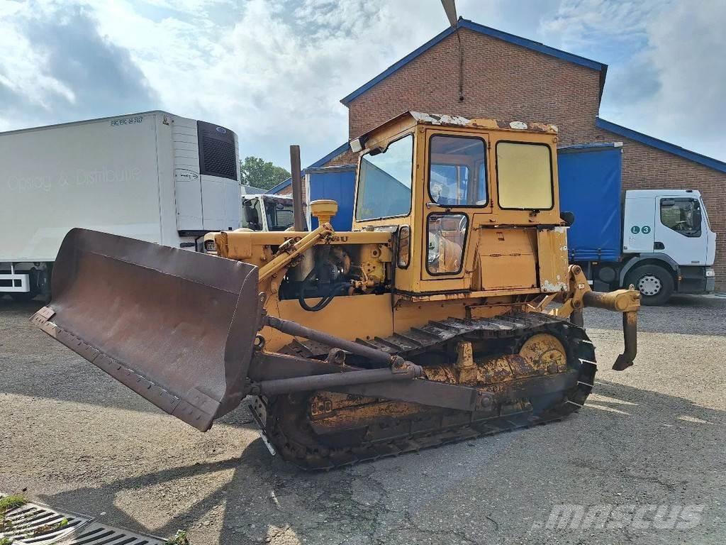 Komatsu D45-1 Pásové dozéry