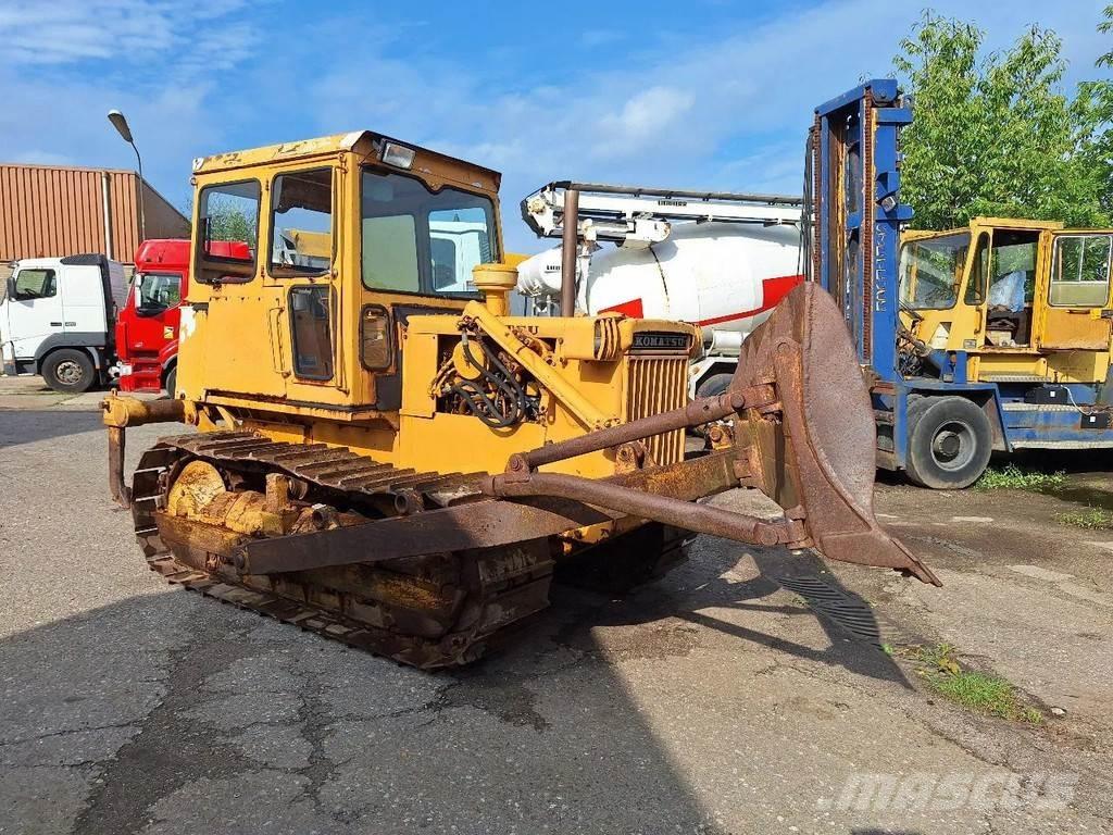 Komatsu D45-1 Pásové dozéry