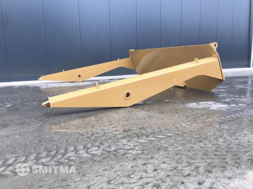 CAT 745 Zadné dvere