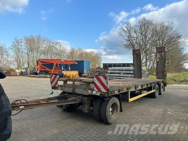 Bertoja 3 Assen Prívesy na prepravu dreva