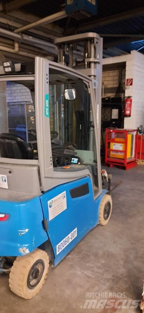 Jungheinrich EFG 320 Akumulátorové vozíky