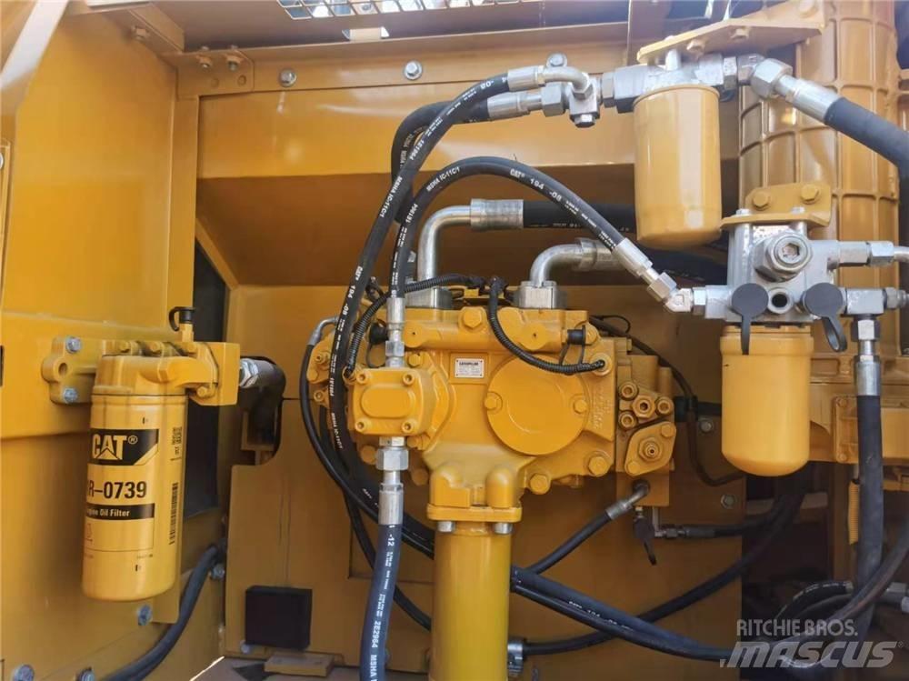 CAT 326D Pásové rýpadlá