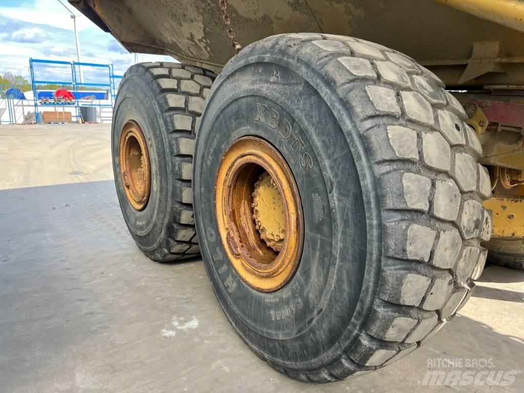 CAT 740 Kĺbové nákladné autá