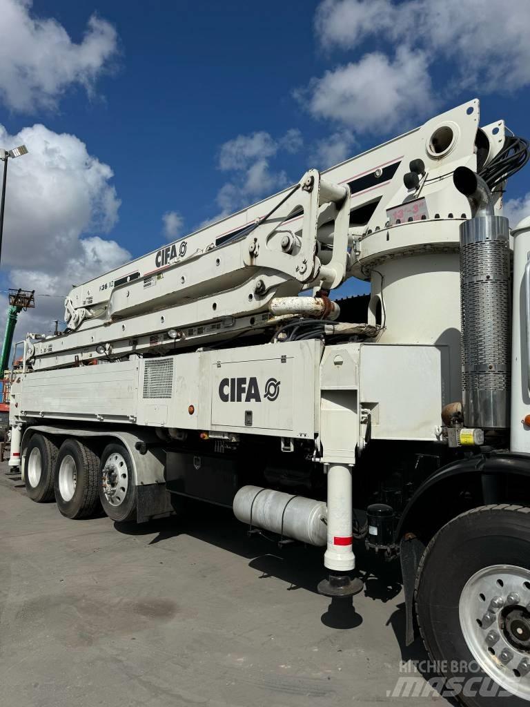 Mack MR 688 S Ďalšie nákladné vozidlá