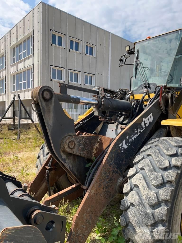 Komatsu WA 250 PZ-6 Kolesové nakladače