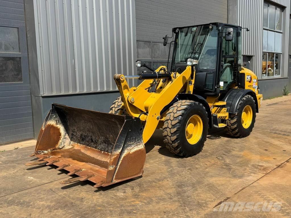 CAT 908M Kolesové nakladače