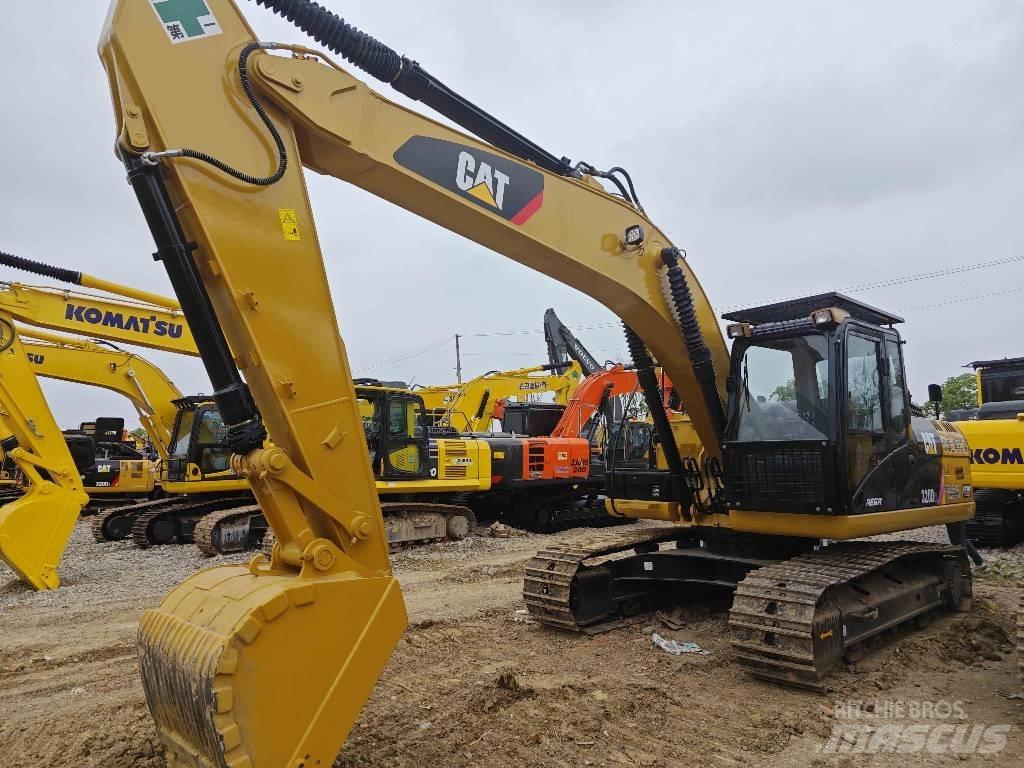 CAT CAT320d Midi rýpadlá 7 t - 12 t