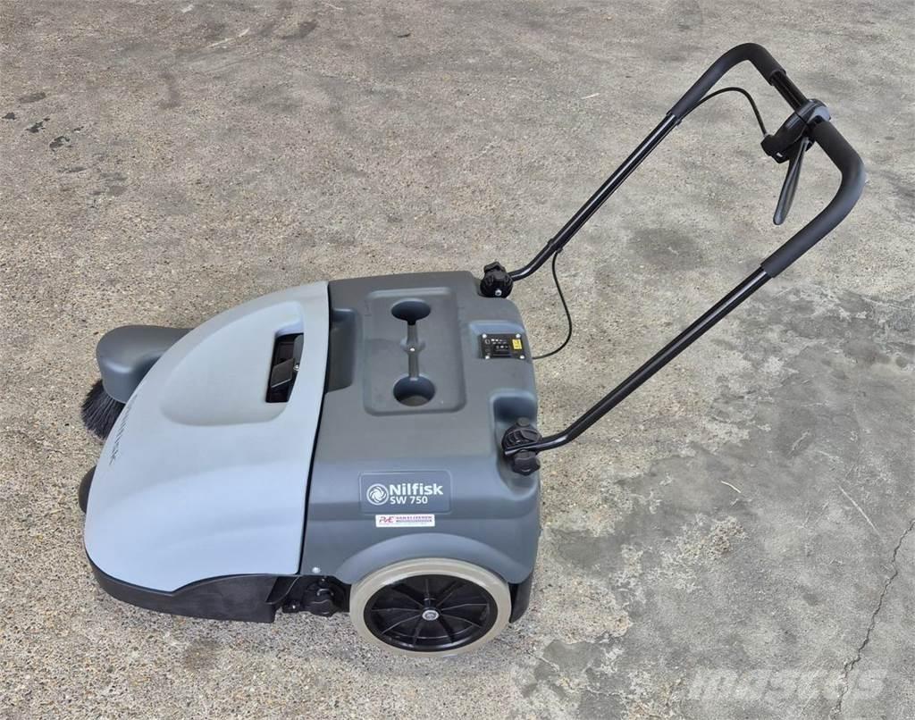 Nilfisk SW 750 Zametacie stroje