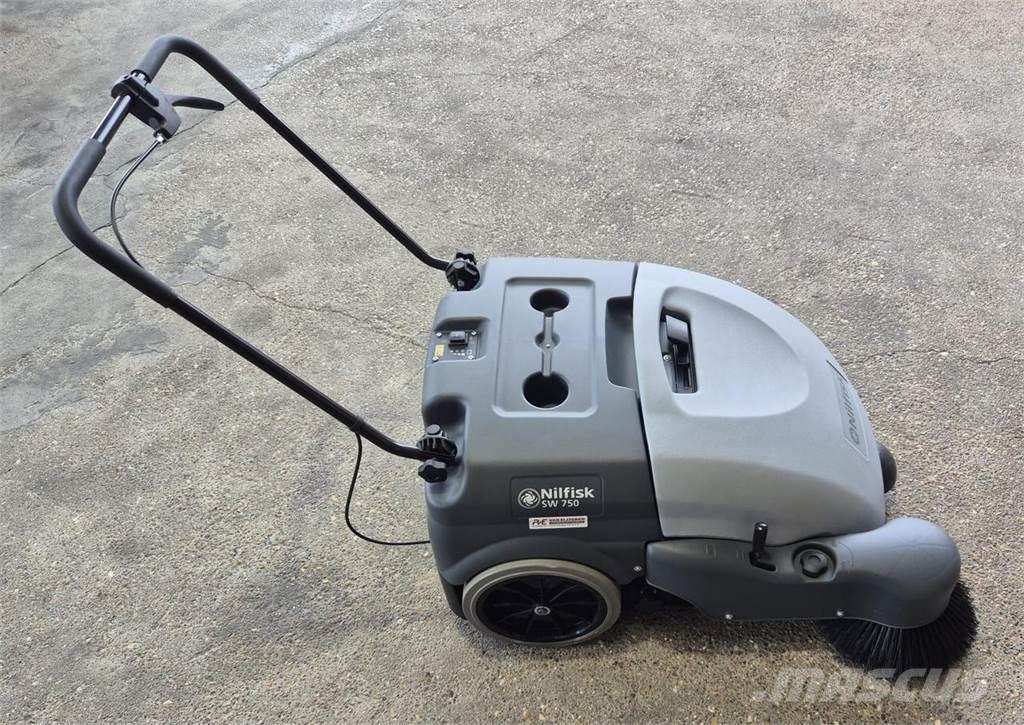 Nilfisk SW 750 Zametacie stroje