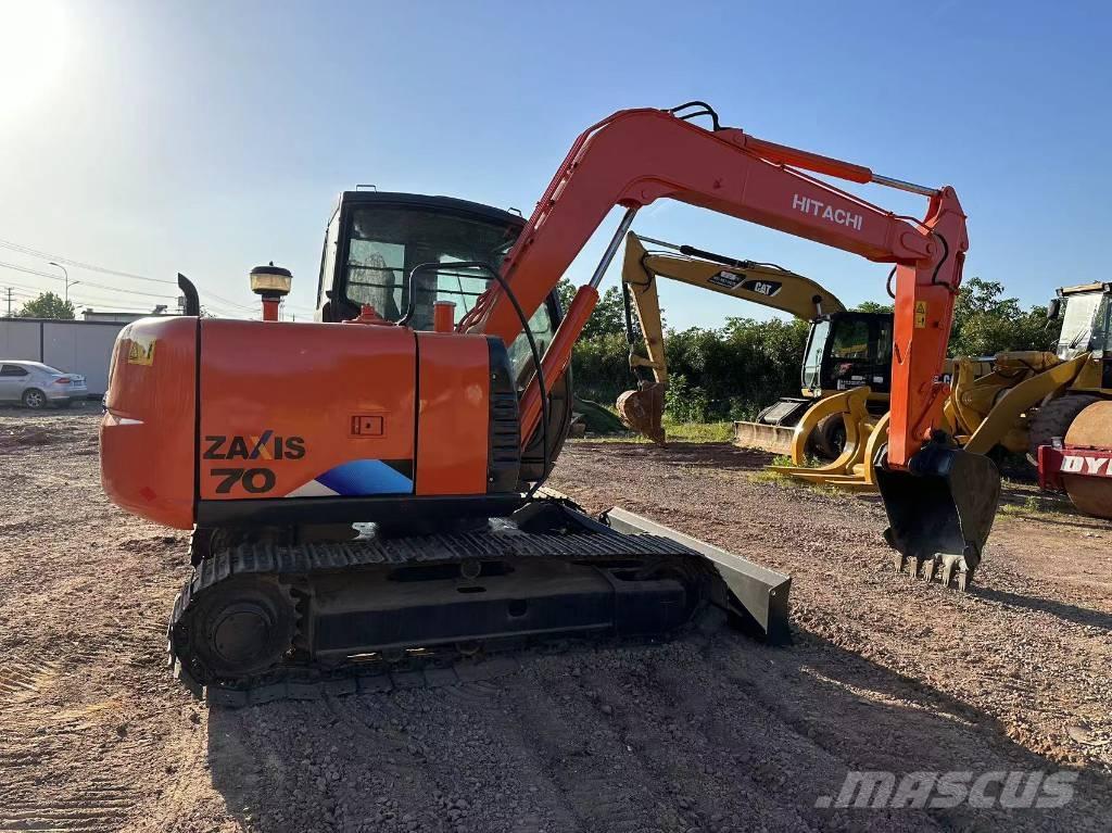 Hitachi ZX70 Midi rýpadlá 7 t - 12 t