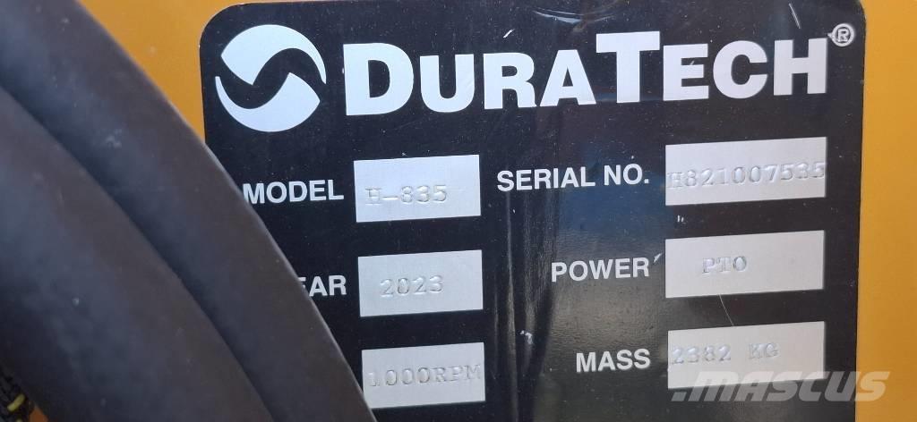 Haybuster H-835 Drviče a rezače balíkov