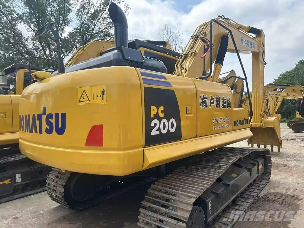Komatsu PC 200 8N Pásové rýpadlá