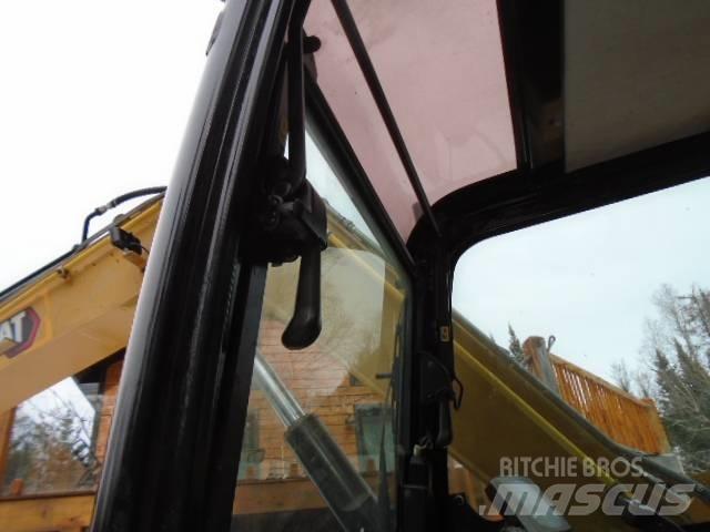 CAT 307 E2 Pásové rýpadlá