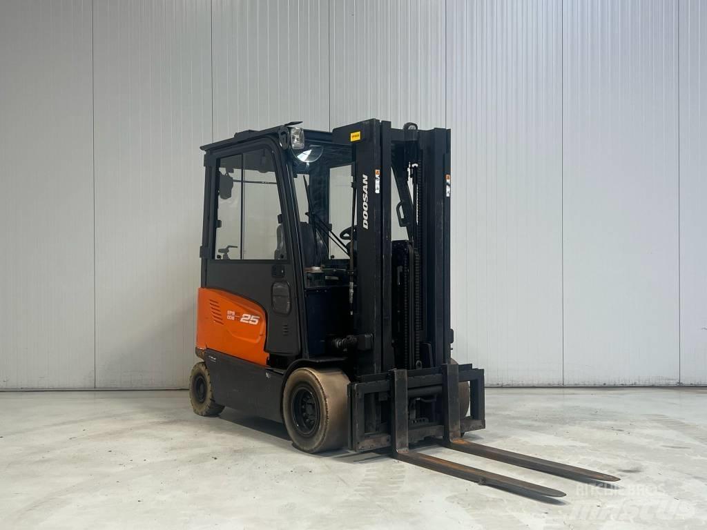 Doosan B25X-7 Akumulátorové vozíky